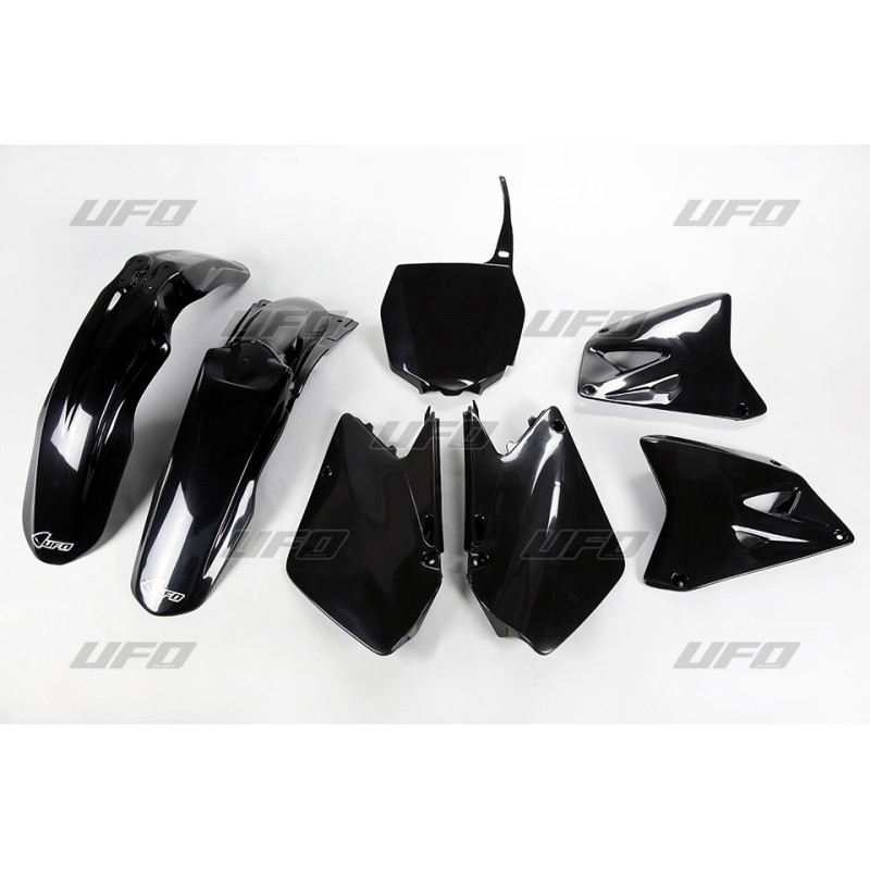 UFO KOMPLET PLASTIKÓW SUZUKI RM 125 / 250 '01-'22 KOLOR CZARNY (SU402E001)