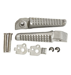 BIKETEC PARTS ZESTAW PODNÓŻKÓW (PODNÓŻKI) PASAŻERA KOMPLETNY Z MOCOWANIAMI HONDA CB 1300 '03-12 KOLOR SREBRNY
