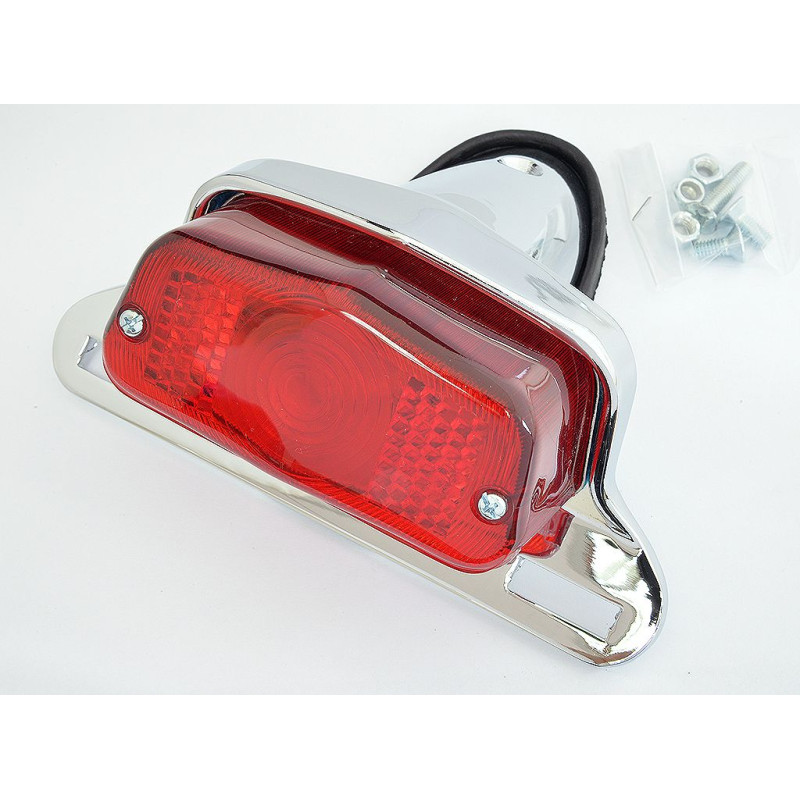 EMGO LAMPA TYLNA DO KLASYKÓW Z CHROMOWANYM Z MOCOWANIEM TABLICY REJESTRACYJNEJ (WZÓR LUCAS) (LATA 1963 - 1973) EMGO LAMPA TYLNA DO KLASYKÓW Z CHROMOWANYM Z MOCOWANIEM TABLICY REJESTRACYJNEJ (WZÓR LUCAS) (LATA 1963 - 1973)
