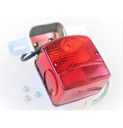LAMPA TYLNA KOMPLETNA Z MOCOWANIEM SUZUKI GN 125 GN125000048