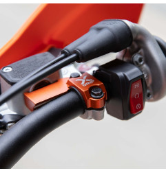 X-GRIP OSŁONA OBEJMA / WZMOCNIENIE HAMULCA BREMBO OD 2014 ROKU: BETA,KTM, HUSQVARNA,SHERCO KOLOR POMARAŃCZOWY