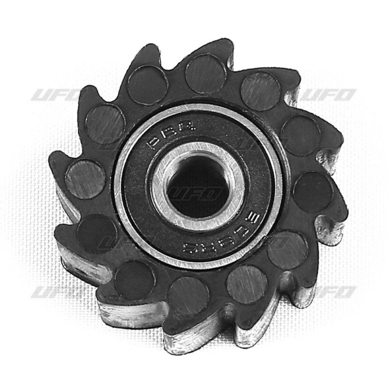 UFO ROLKA ŁAŃCUCHA KAWASAKI KXF 250 '21-'24, KXF 450 '19-'23, KOLOR CZARNY, ZĘBATA (8X38X24MM) 79-5014 UFO ROLKA ŁAŃCUCHA KAWASAKI KXF 250 '21-'24, KXF 450 '19-'23, KOLOR CZARNY, ZĘBATA (8X38X24MM) 79-5014