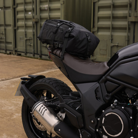 OXFORD TORBA NA TYLNE SIEDZENIE MOTOCYKLA ATLAS T-20 ADVANCED TOURPACK 20L KOLOR CZARNY